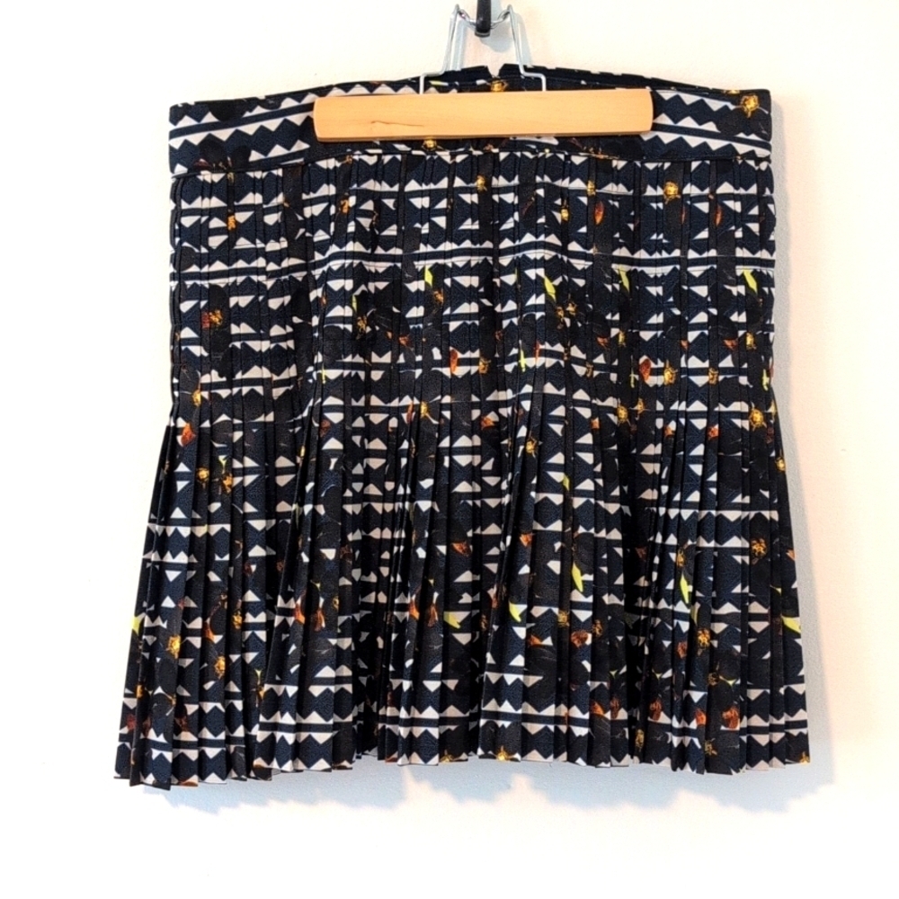 J. Crew Navy White Lattice Floral Pleated Preppy Chiffon Mini Skirt Sz 10 - Picture 3 of 8